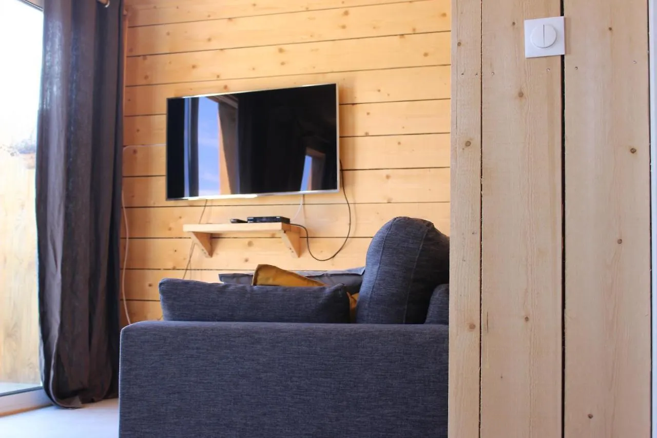 Tiny House Dans Jardin Arbore Perros-Guirec