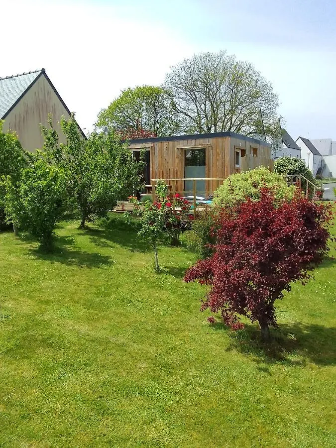 Apartment Tiny House Dans Jardin Arbore Perros-Guirec France